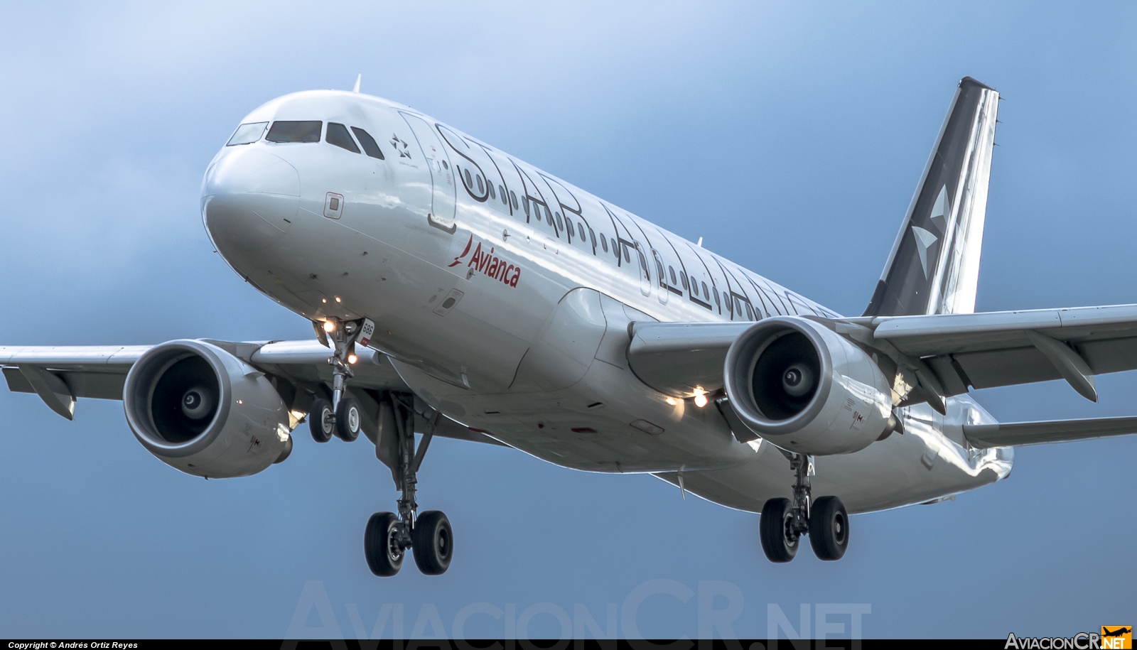 N686TA - Airbus A320-214 - Avianca