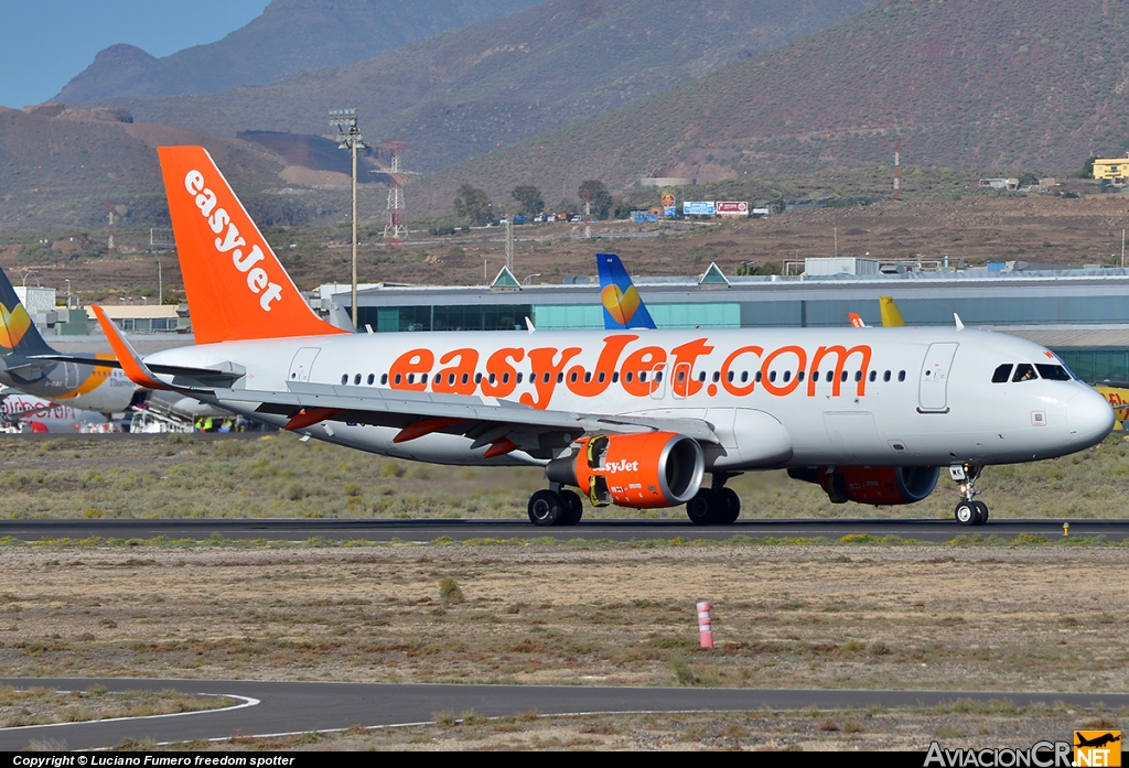 G-EZWK - Airbus A320-214 - EasyJet