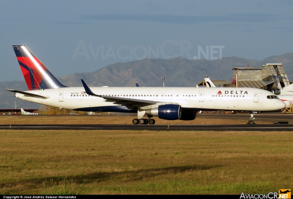 N6700 - Boeing 757-232 - Delta Air Lines