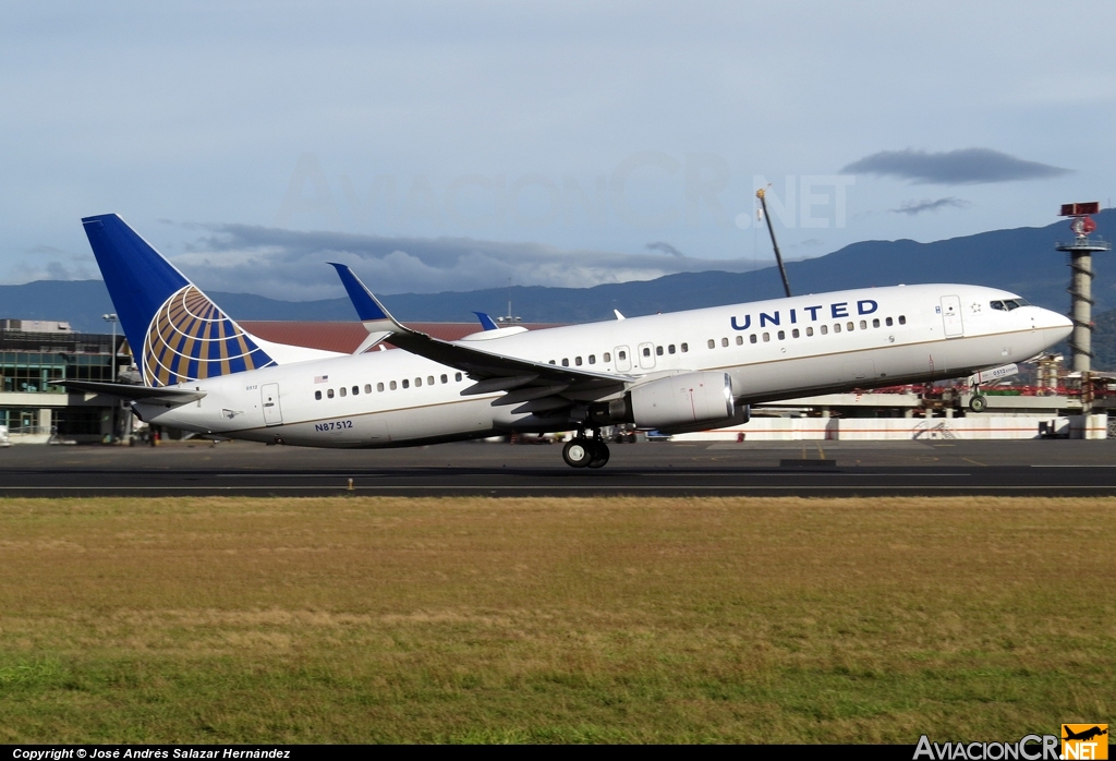 N87512 - Boeing 737-824 - United Airlines