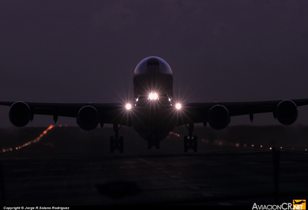EC-IZX - Airbus A340-642 - Iberia