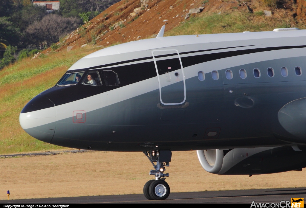 M-KATE - Airbus A319-133X CJ - Privado