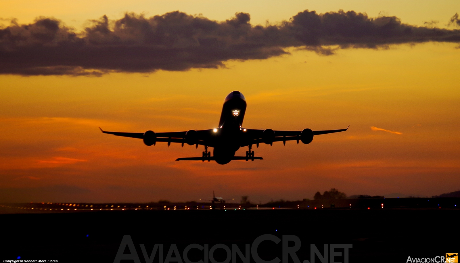 EC-JNQ - Airbus A340-642 - Iberia