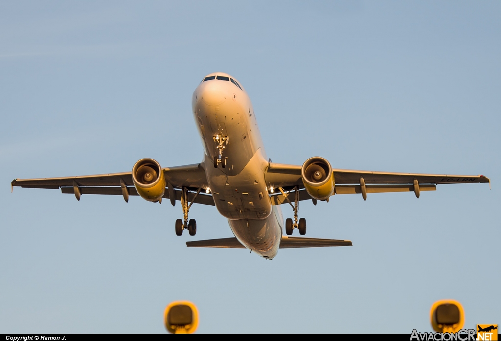 EC-LRN - Airbus A320-214 - Vueling