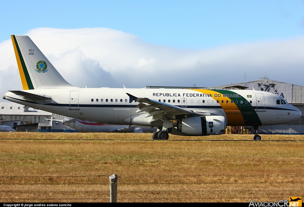FAB2101 - Airbus A319-133X CJ - Fuerza Aérea Brasileña