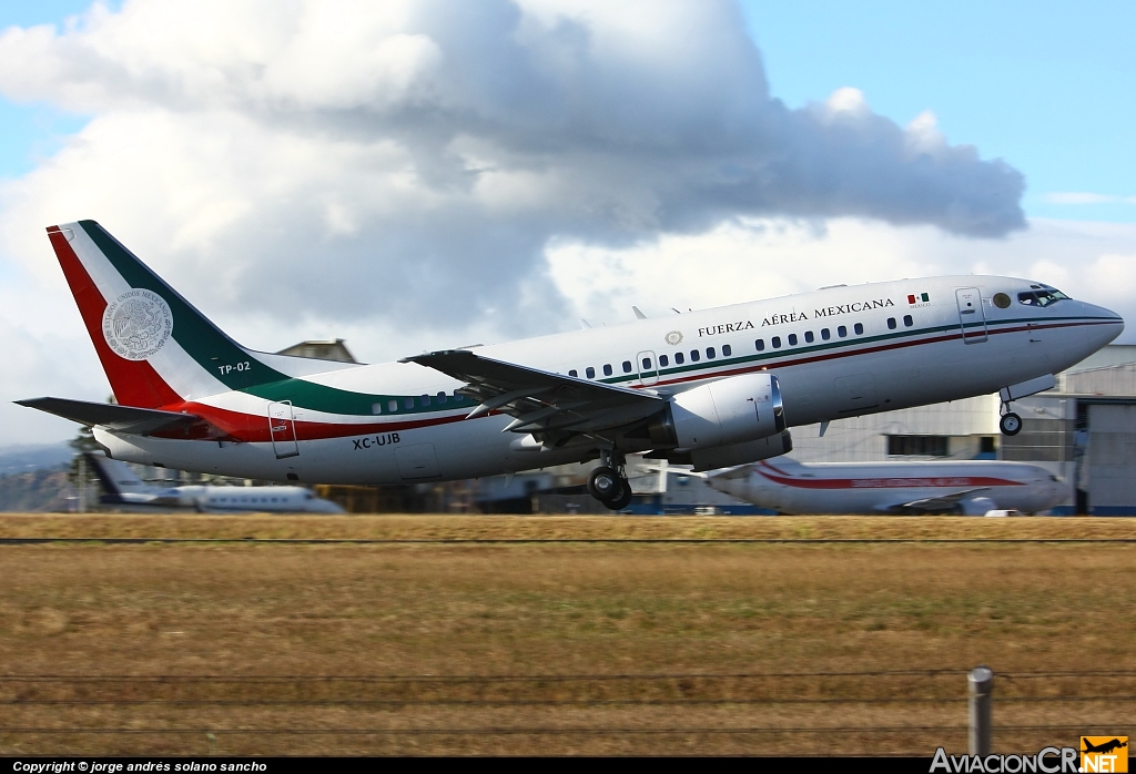 TP-02 - Boeing 737-33A - Fuerza Aerea Mexicana