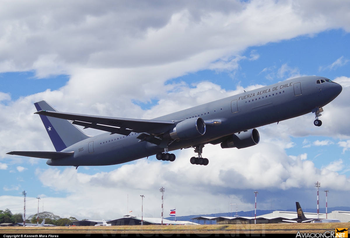 985 - Boeing 767-3Y0/ER - Fuerza Aerea de Chile