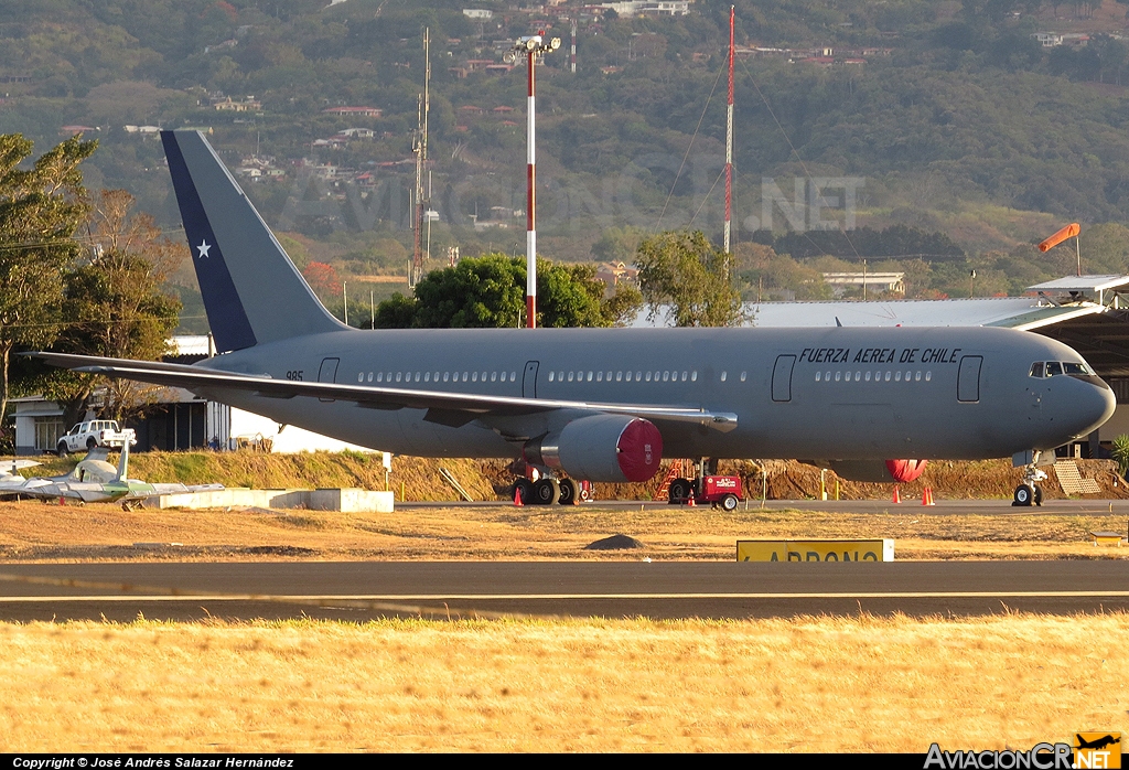 985 - Boeing 767-3Y0/ER - Fuerza Aerea de Chile