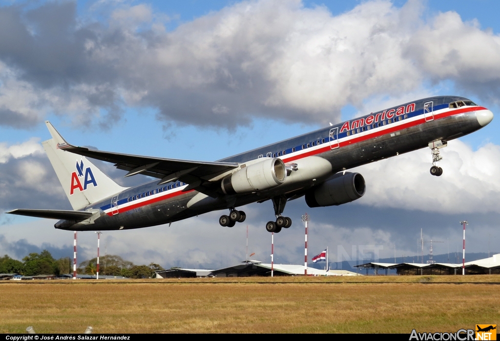 N607AM - Boeing 757-223 - American Airlines