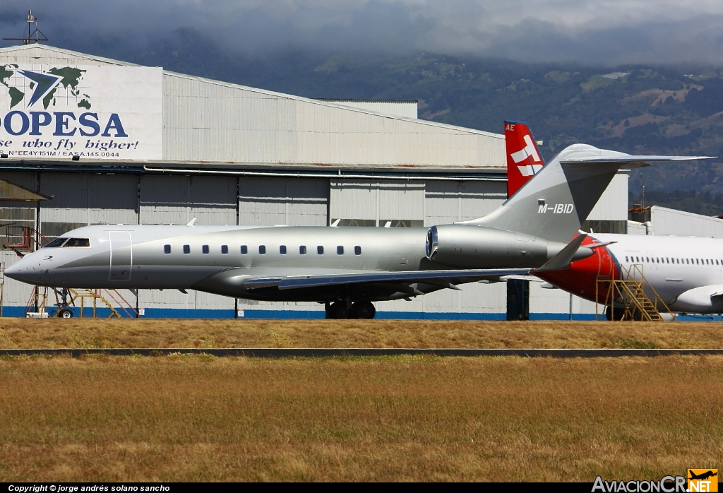 M-IBID - Bombardier BD-700-1A11 Global 5000 - Privado