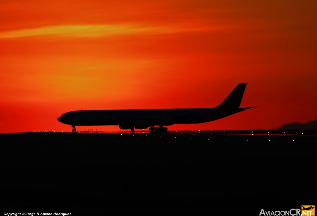 EC-LFS - Airbus A340-642 - Iberia