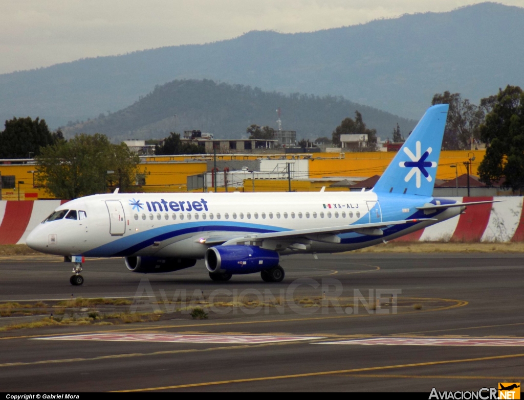 XA-ALJ - Sukhoi Superjet 100-95B - Interjet