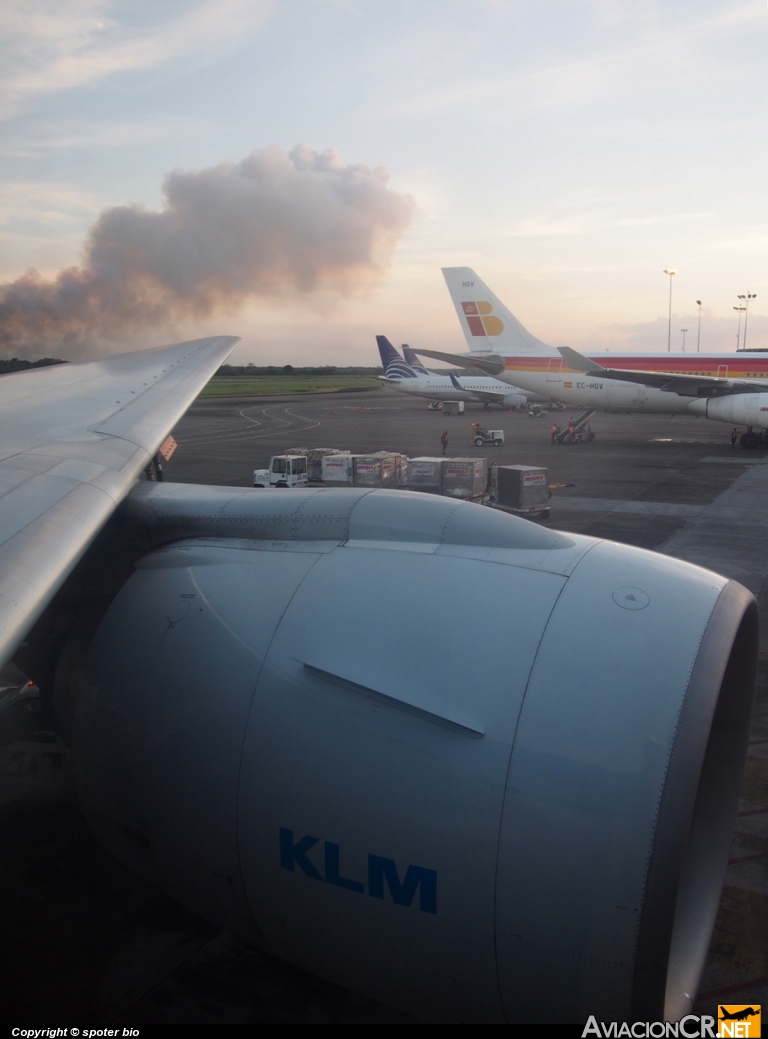 PH-BQK - Boeing 777-206/ER - KLM - Royal Dutch Airlines