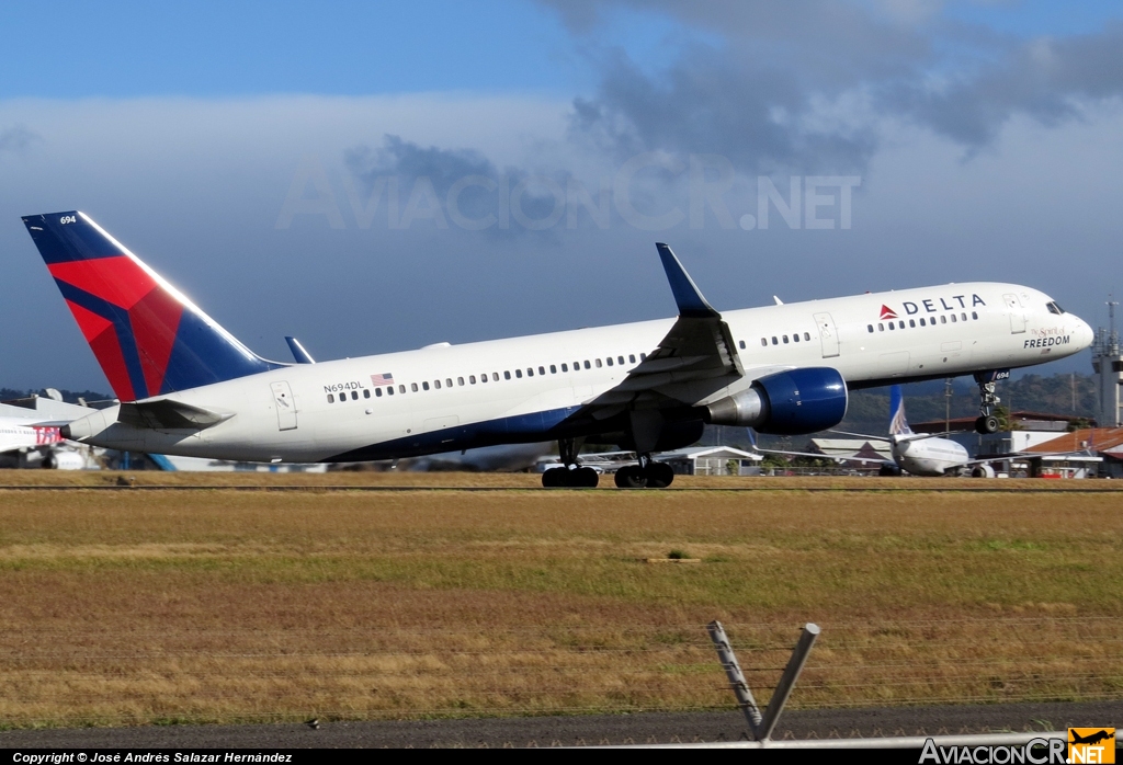 N694DL - Boeing 757-232 - Delta Airlines