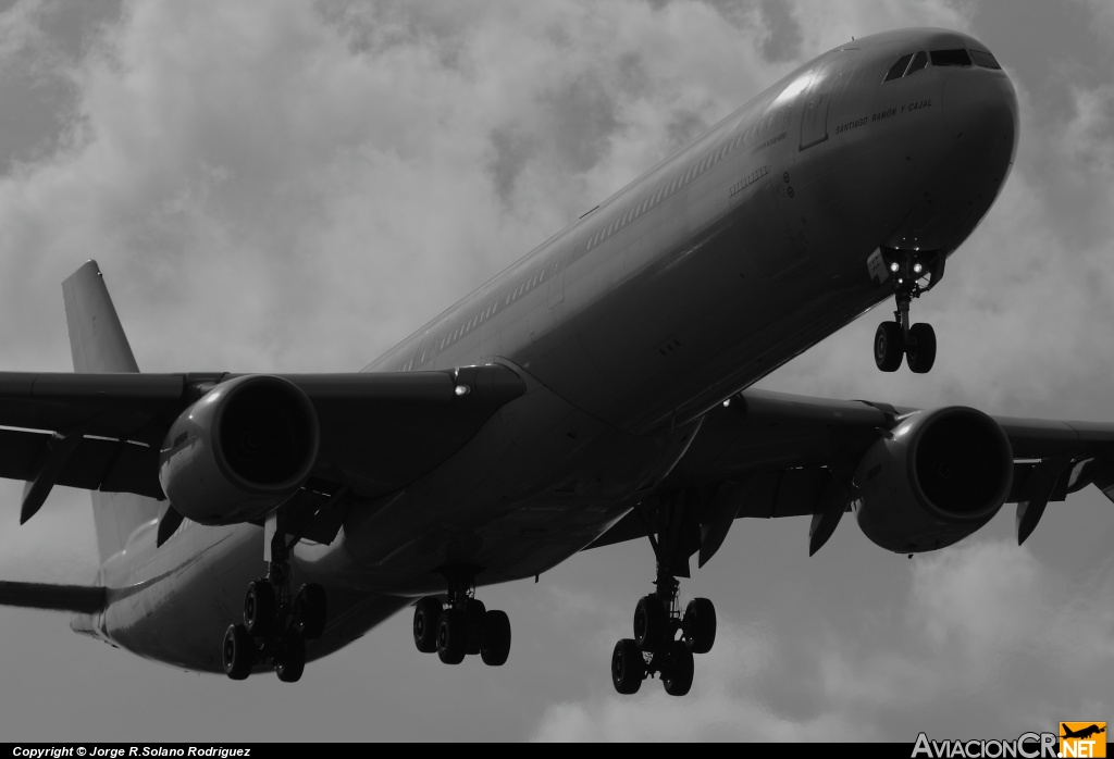 EC-JLE - Airbus A340-642 - Iberia