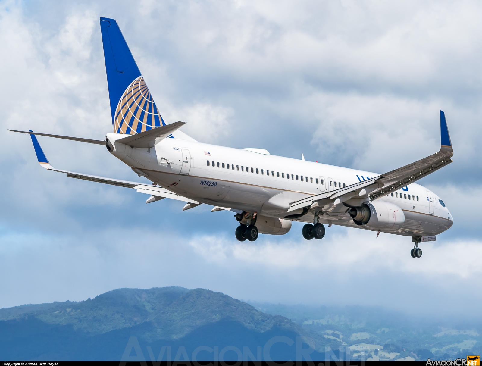 N14250 - Boeing 737-800 - United Airlines