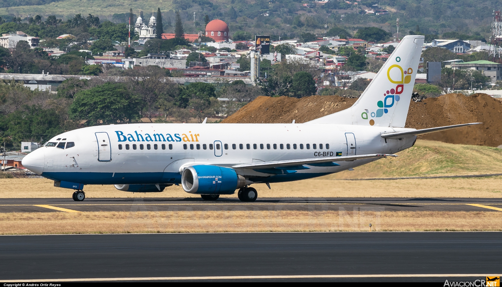 C6-BFD - Boeing 737-5H6 - Bahamasair