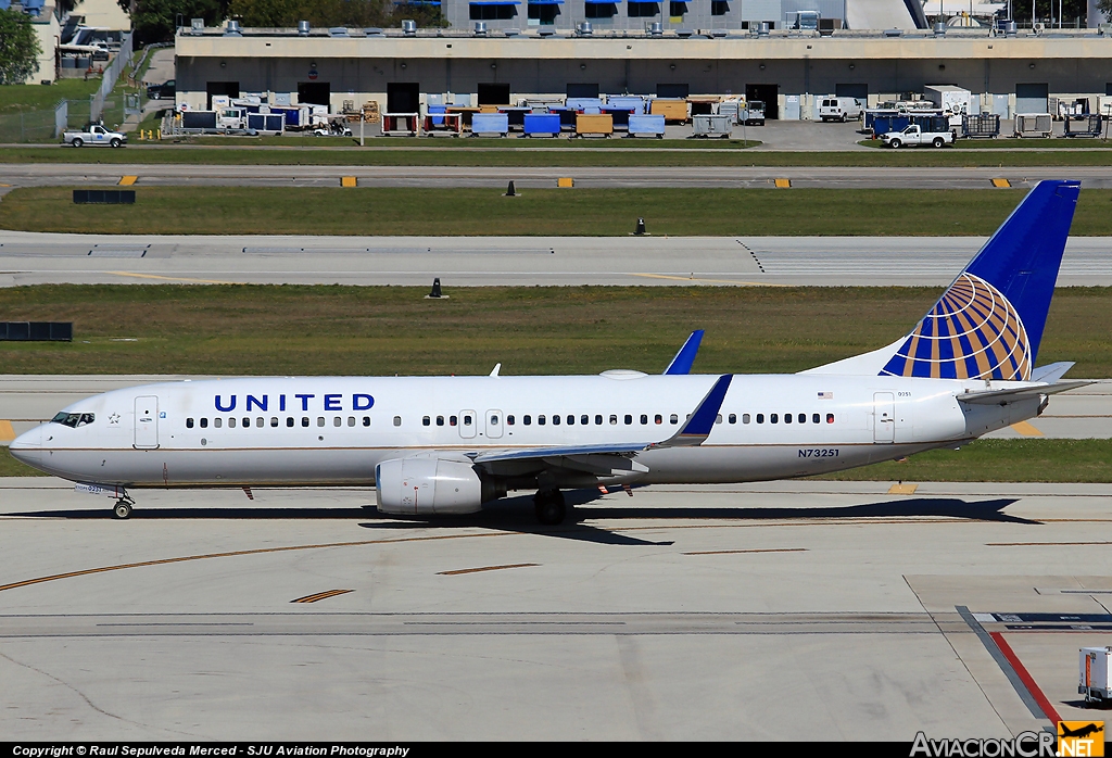 N73251 - Boeing 737-824 - United Airlines