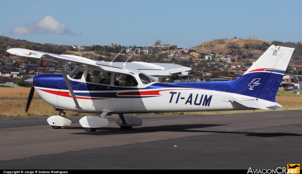 TI-AUM - Cessna 172M Skyhawk II - Privado