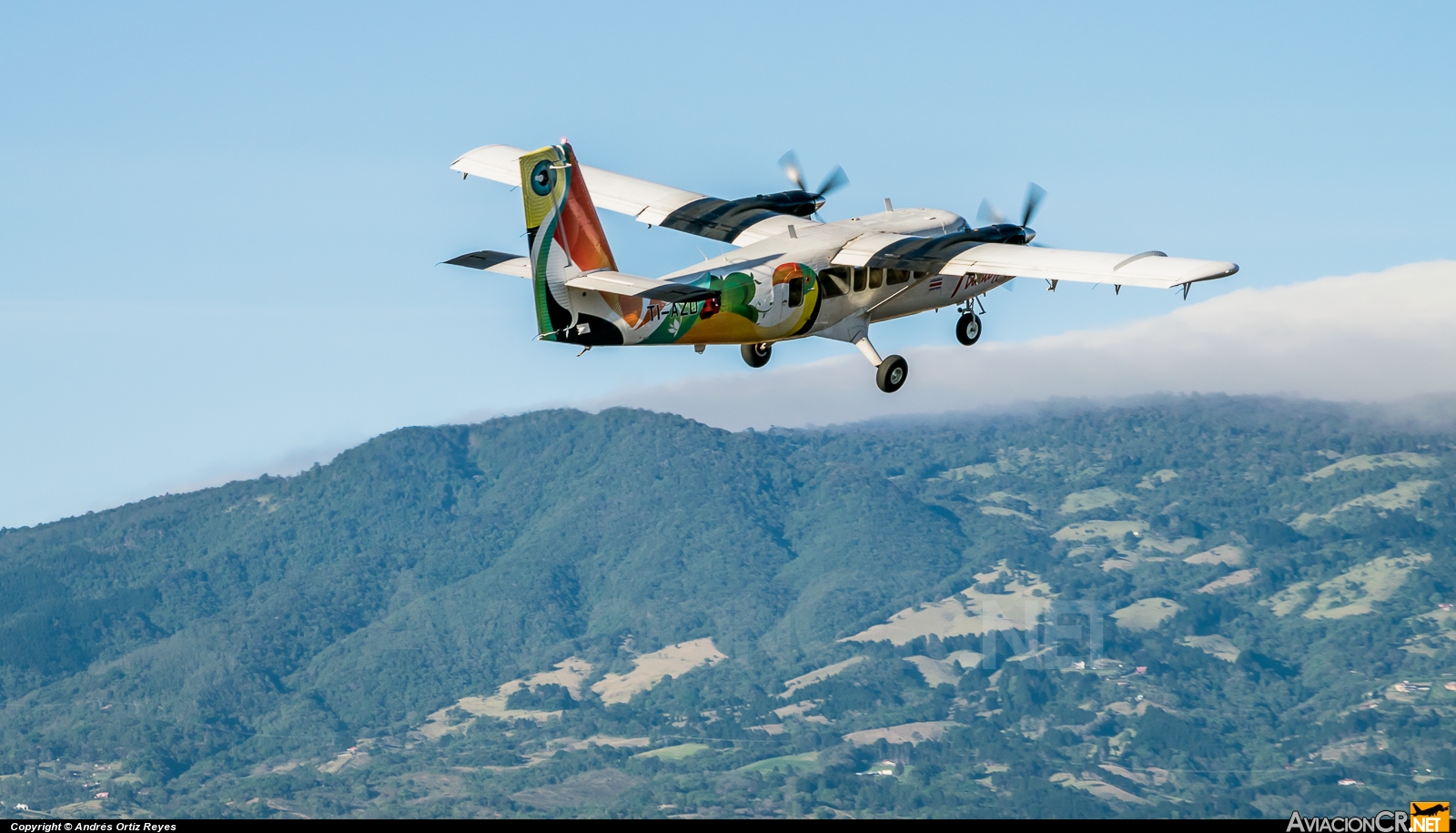 TI-AZD - De Havilland Canada DHC-6-300 Twin Otter - Nature Air