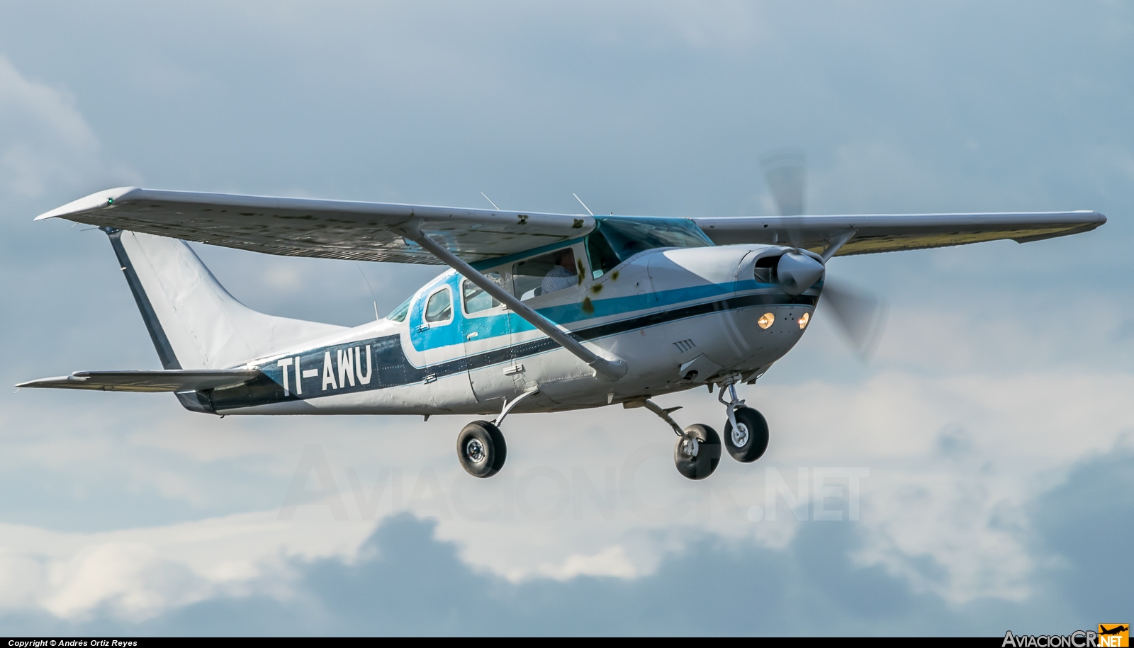 TI-AWU - Cessna U206F Stationair - Privado