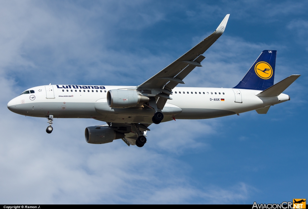 D-AIUK - Airbus A320-214 - Lufthansa