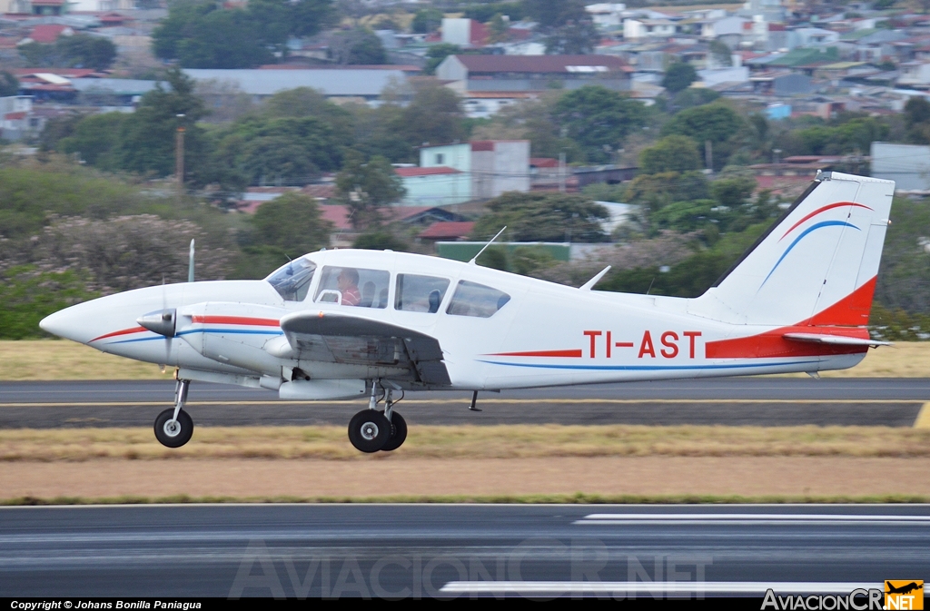 TI-AST - Piper PA-23-250 Aztec E - Aviones Taxi Aéreo S.A (ATASA)