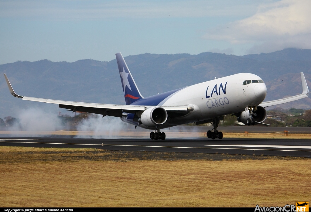 CC-CZZ - Boeing 767-316F(ER) - LAN Cargo