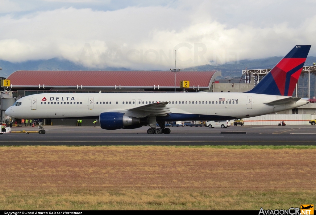 N6711M - Boeing 757-232 - Delta Airlines