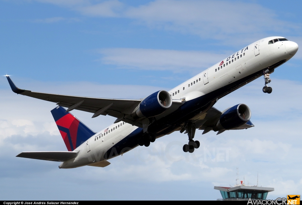 N699DL  - Boeing 757-232 - Delta Airlines