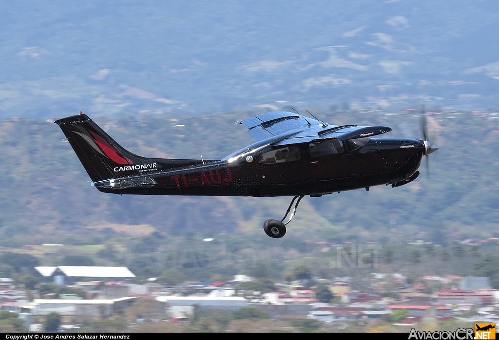 TI-AUJ - Cessna T210M Centurion II - Privado