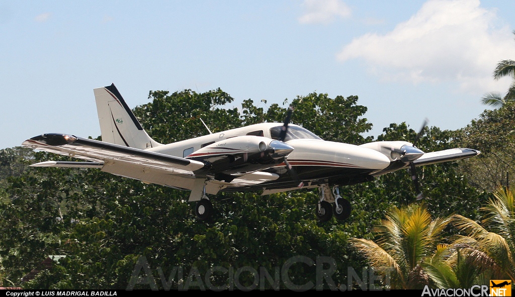 TI-BEL - Piper PA-34-220T Seneca V - Privado