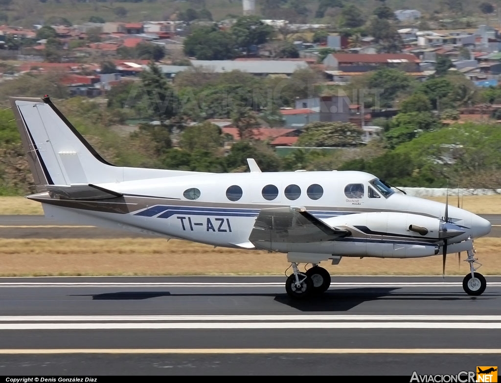 TI-AZI - Beechcraft 90 King Air - Privado