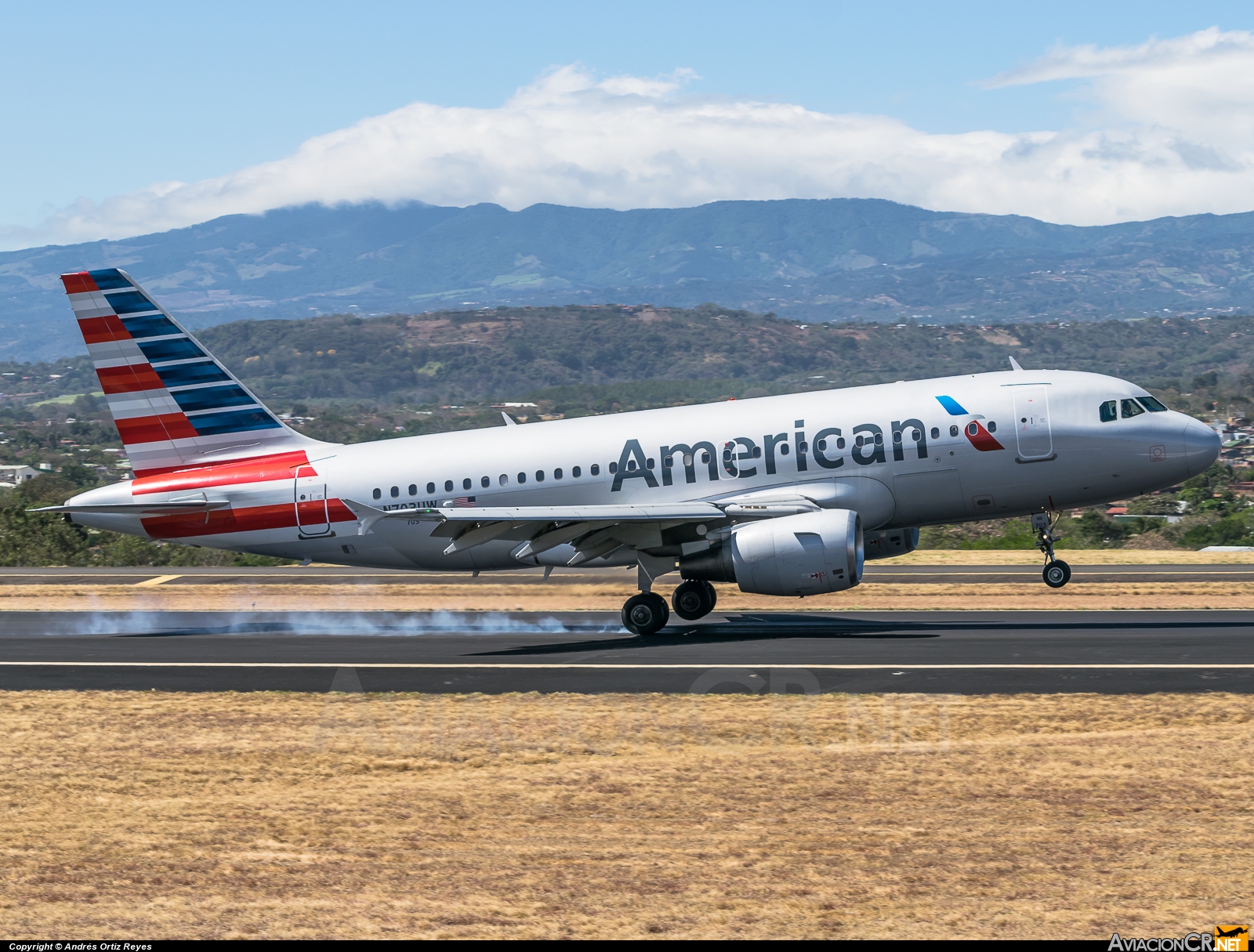 N703UW - Airbus A319-112 - American Airlines