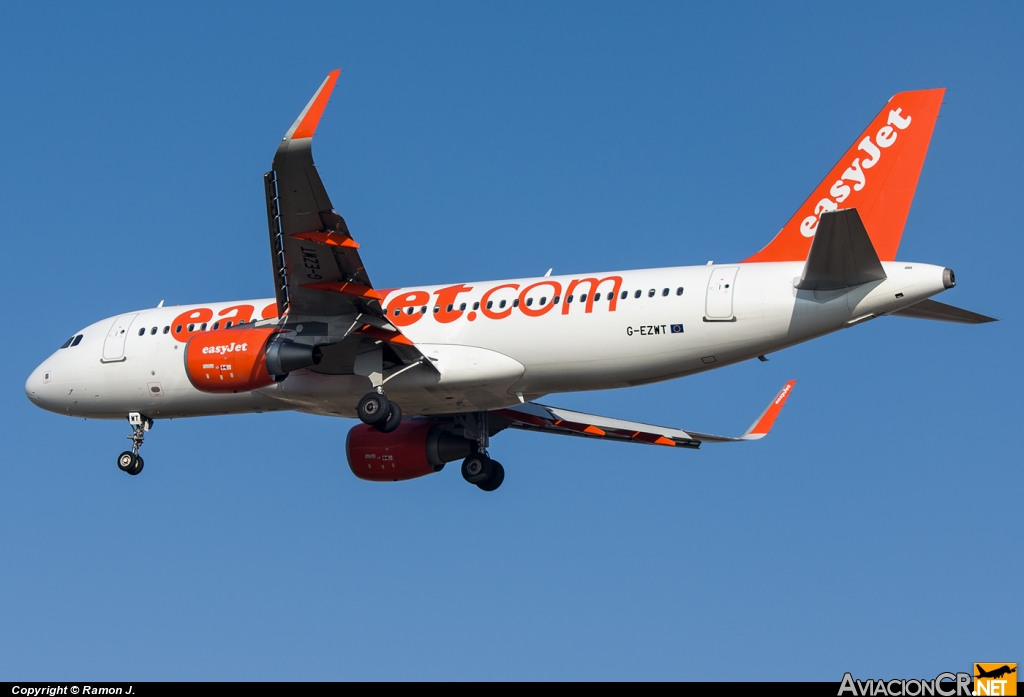 G-EZWT - Airbus A320-214 - EasyJet