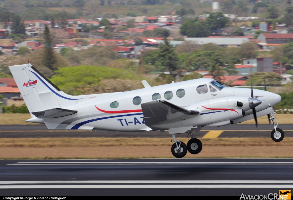 TI-AZO - Beechcraft King Air E90 - Aerobell