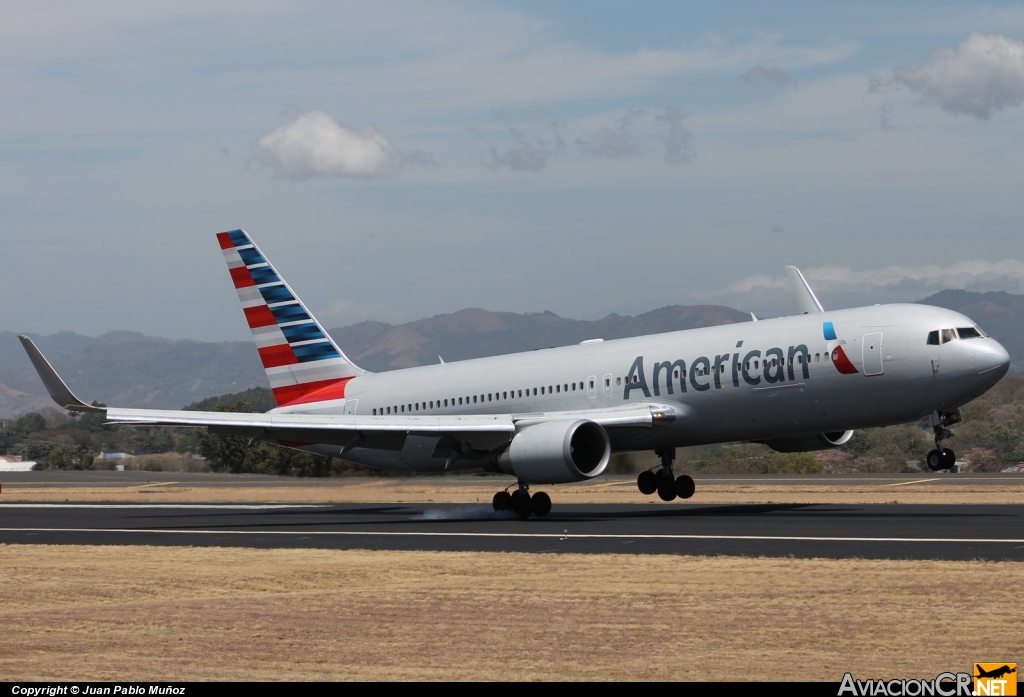 N348AN - Boeing 767-323/ER - American Airlines