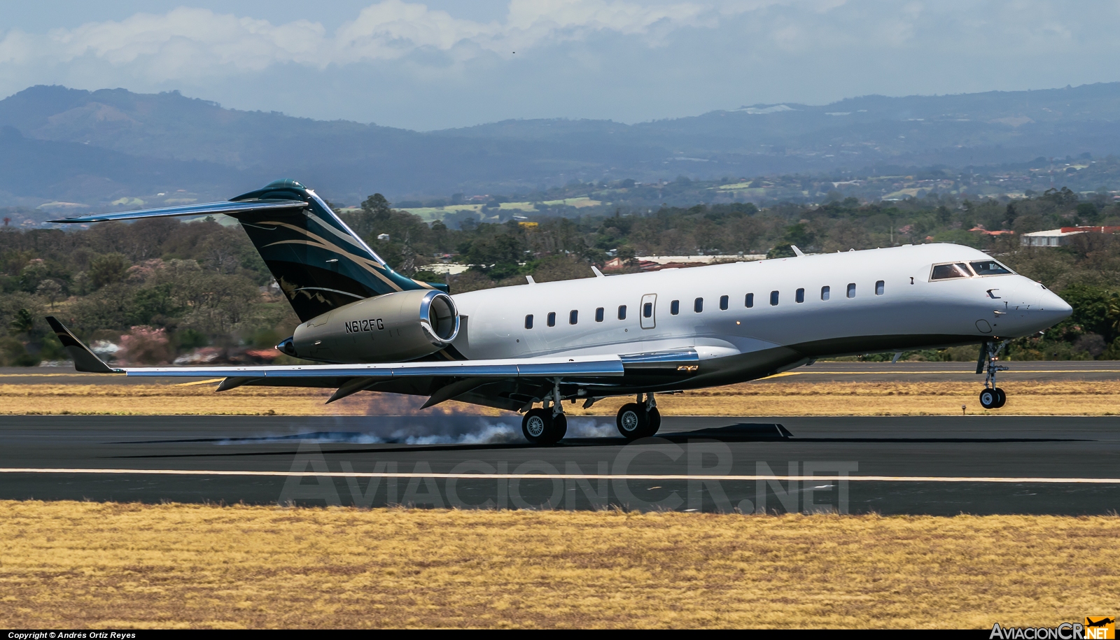 N612FG - Bombardier BD-700-1A10 Global Express - Privado
