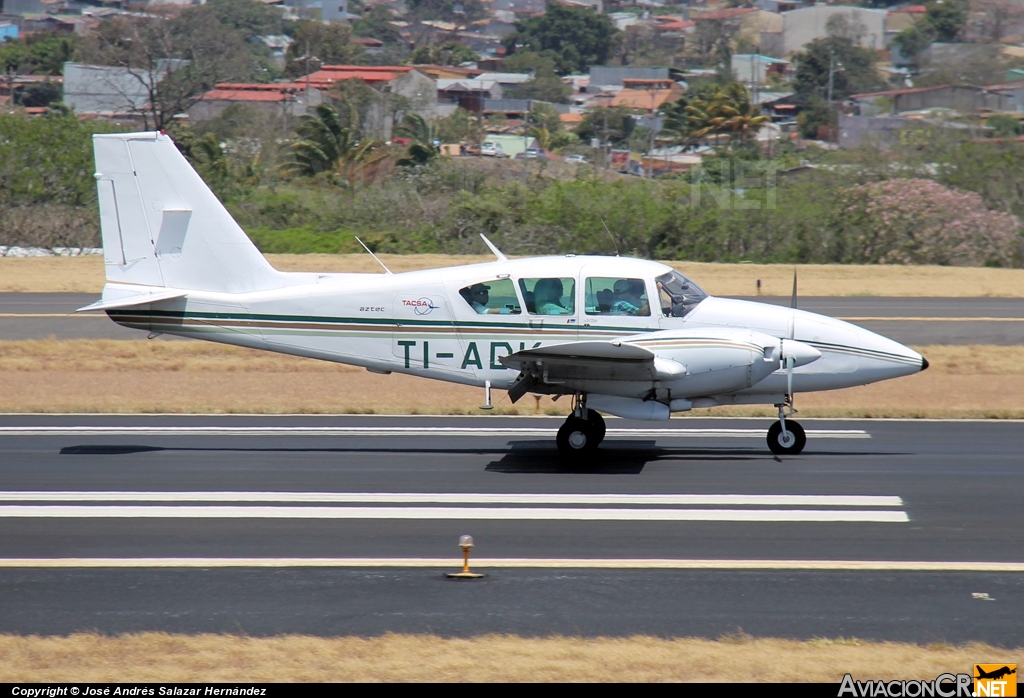 TI-ADK - Piper PA-23-250 Aztec C - TACSA