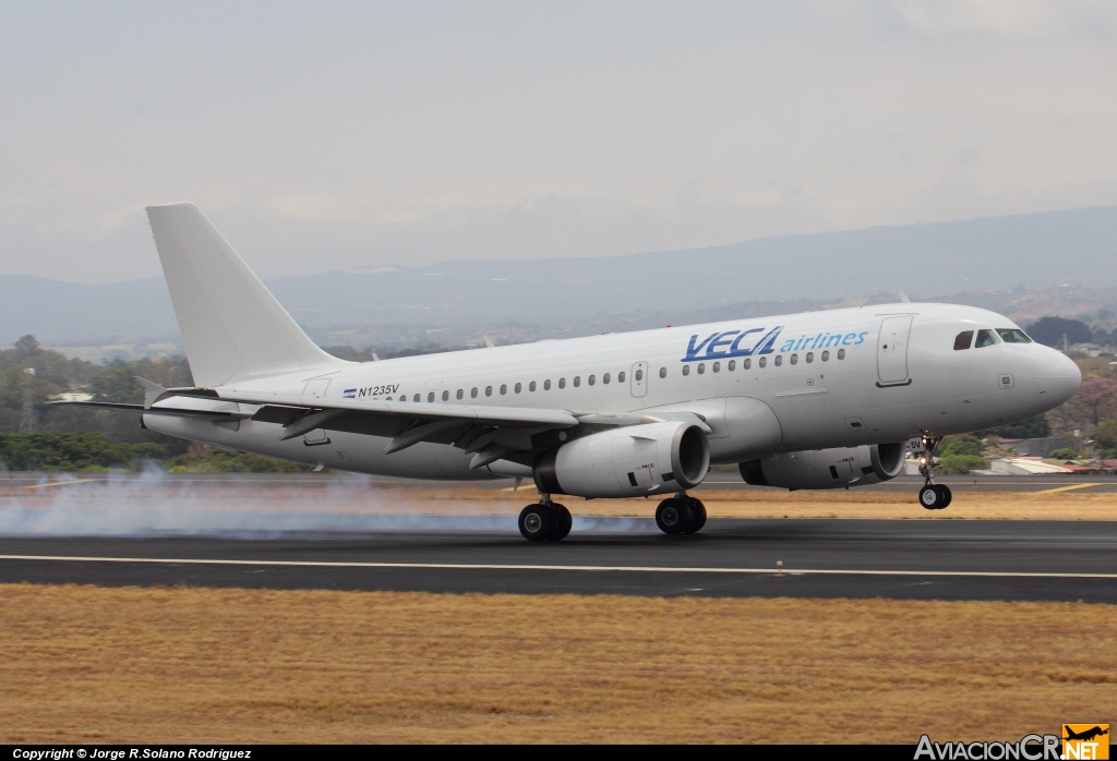 N1235V - Airbus A319-132 - VECA