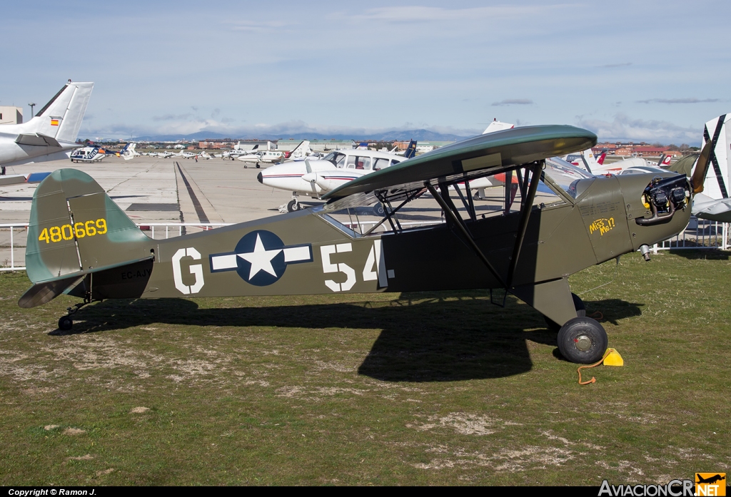 EC-AJY - Piper J-3C-65 (L4-H) Cub - Fundacion Infante de Orleans