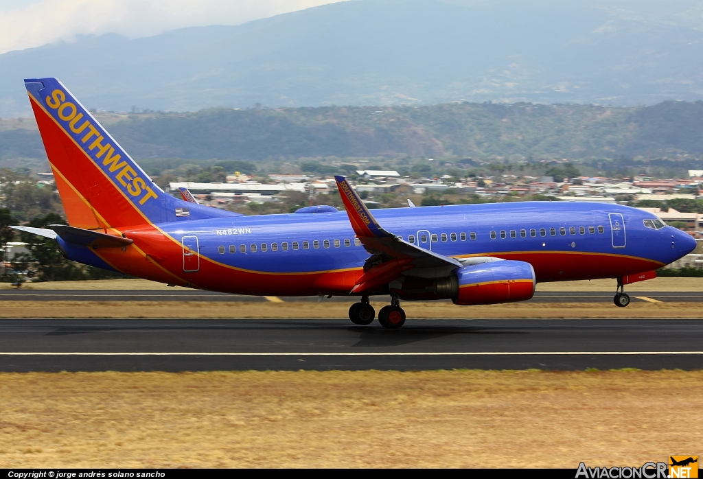 N482WN - Boeing 737-7H4 - Southwest Airlines