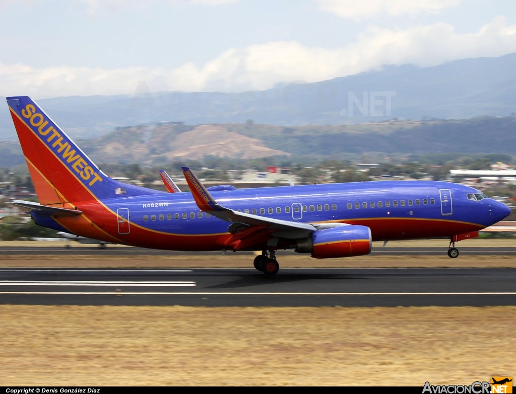 N482WN - Boeing 737-7H4 - Southwest Airlines