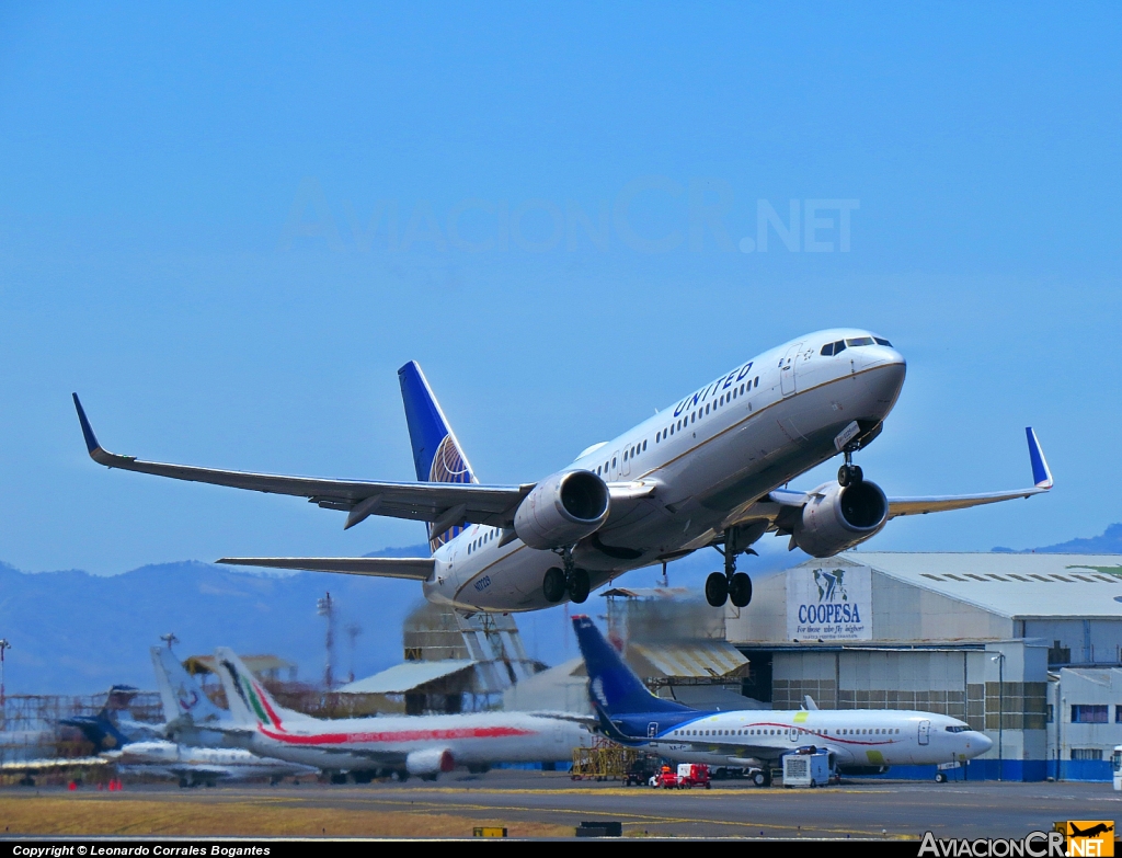 N17229 - Boeing 737-824 - United Airlines