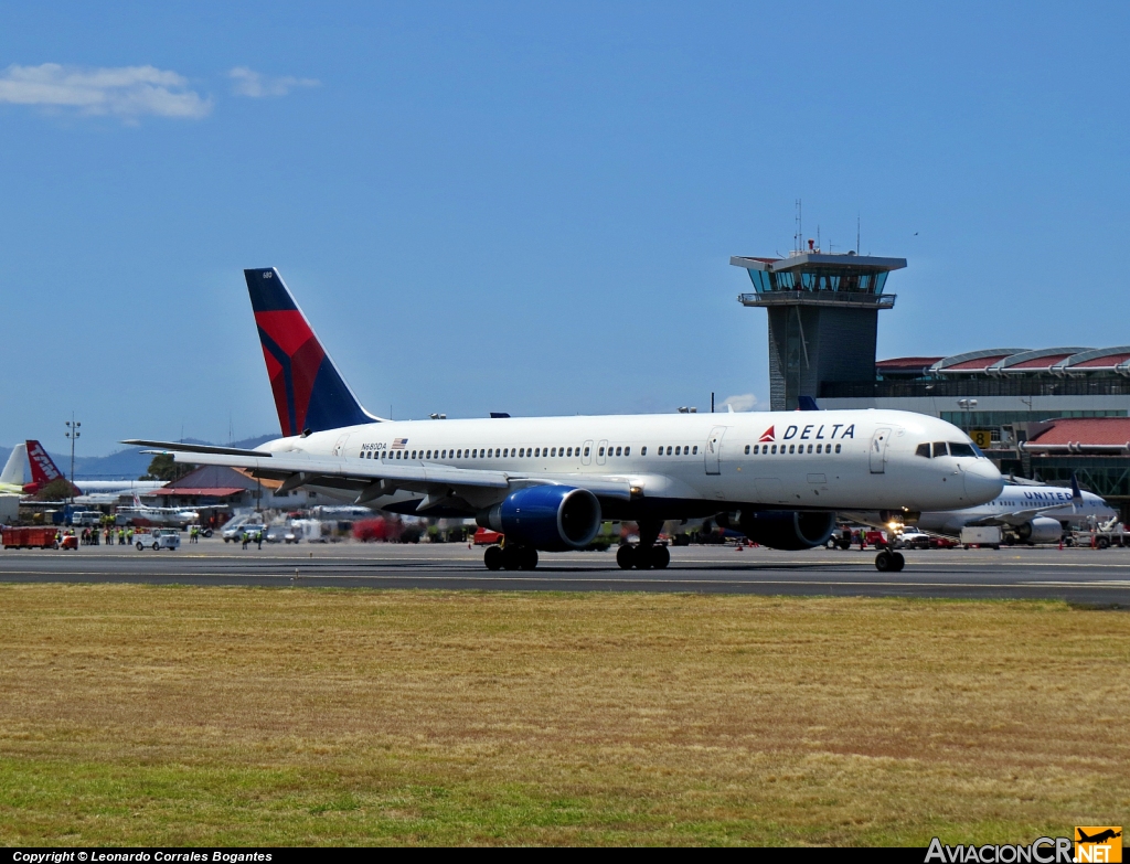 N680DA - Boeing 757-232 - Delta Air Lines