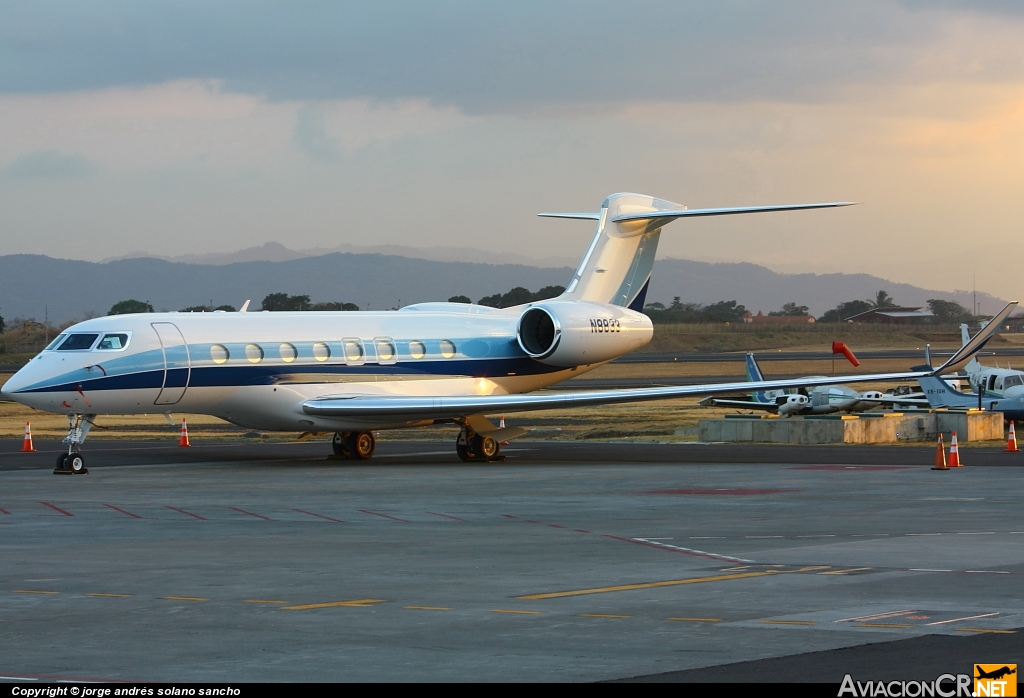 N8833 - Gulfstream G650 - Privado