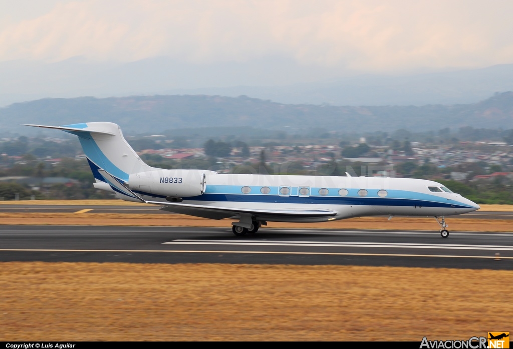 N8833 - Gulfstream G650 - Privado