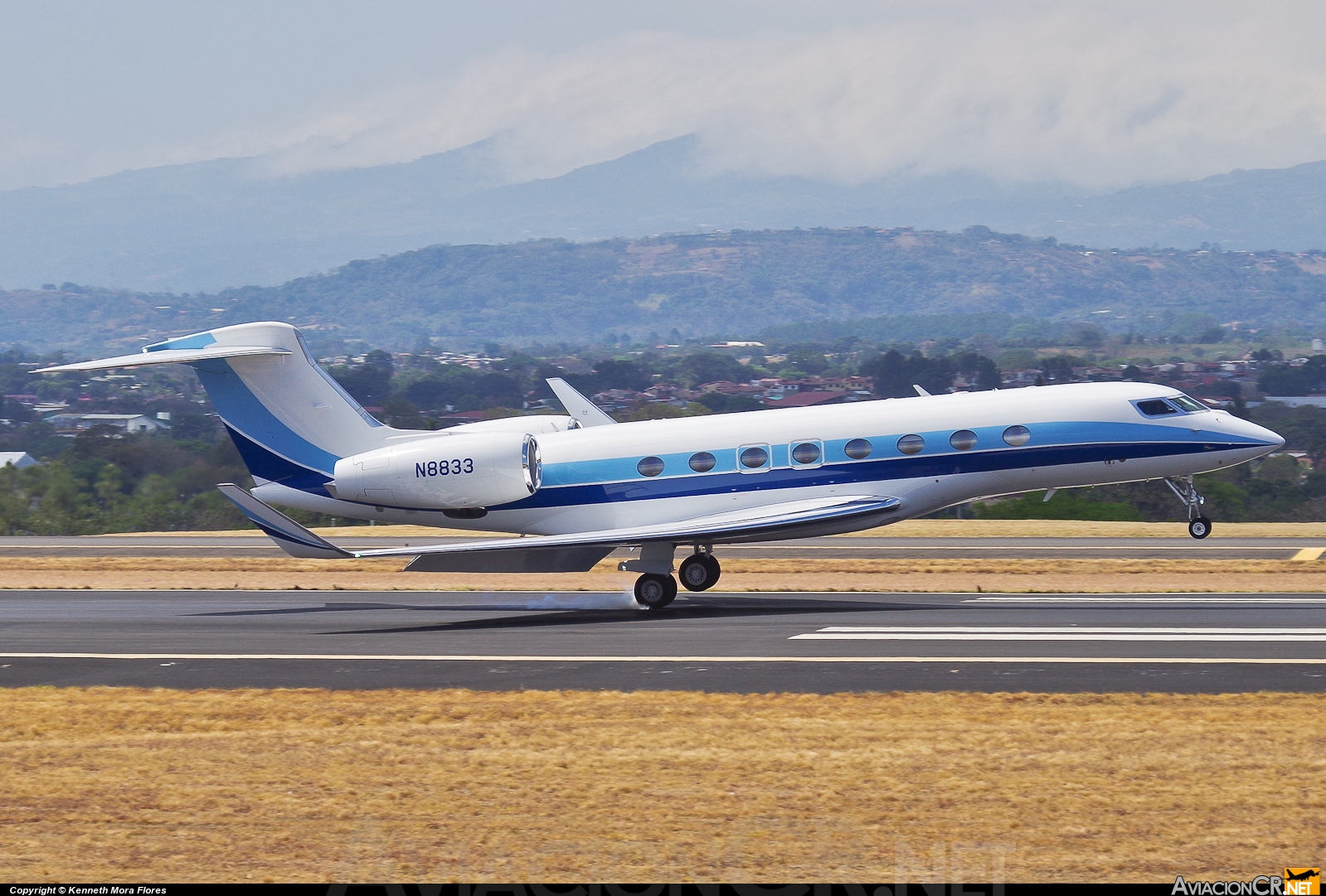 N8833 - Gulfstream G650 - Privado