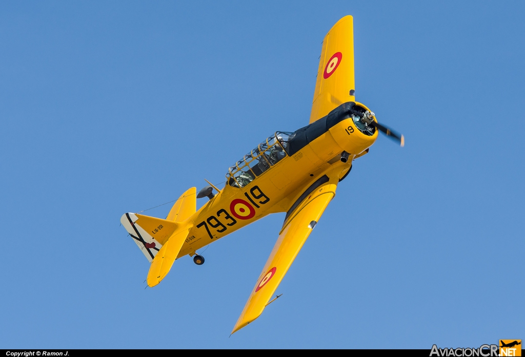 EC-DUN - North American T-6G Texan - FIO (Fundacion Infante de Orleans)