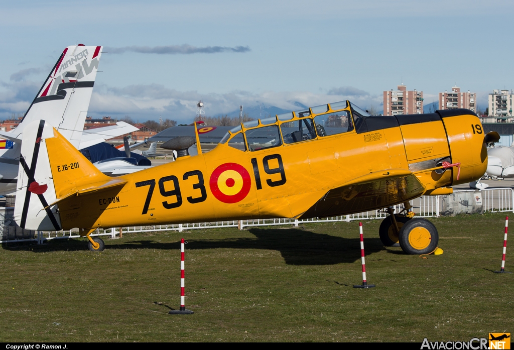 EC-DUN - North American T-6G Texan - FIO (Fundacion Infante de Orleans)